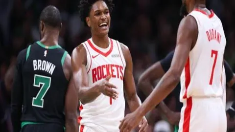 王楚钦与林诗栋新加坡大满贯赛晋级半决赛