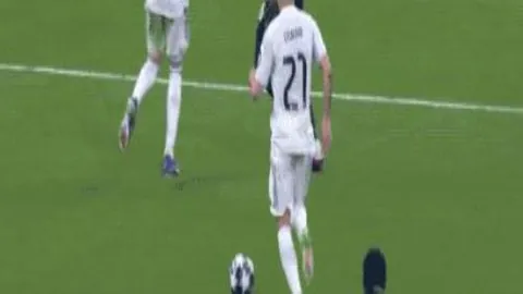 “曼联等俱乐部夏季求购葡体后卫伊纳西奥，转会费预计超4500万欧元”