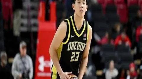 越南足球连获三连胜近五战四胜解析：水牛对决巨龙精彩回顾